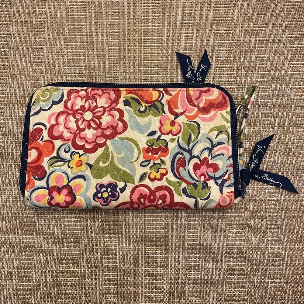 Vera Bradley Zip around Hope Garden Floral Wallet